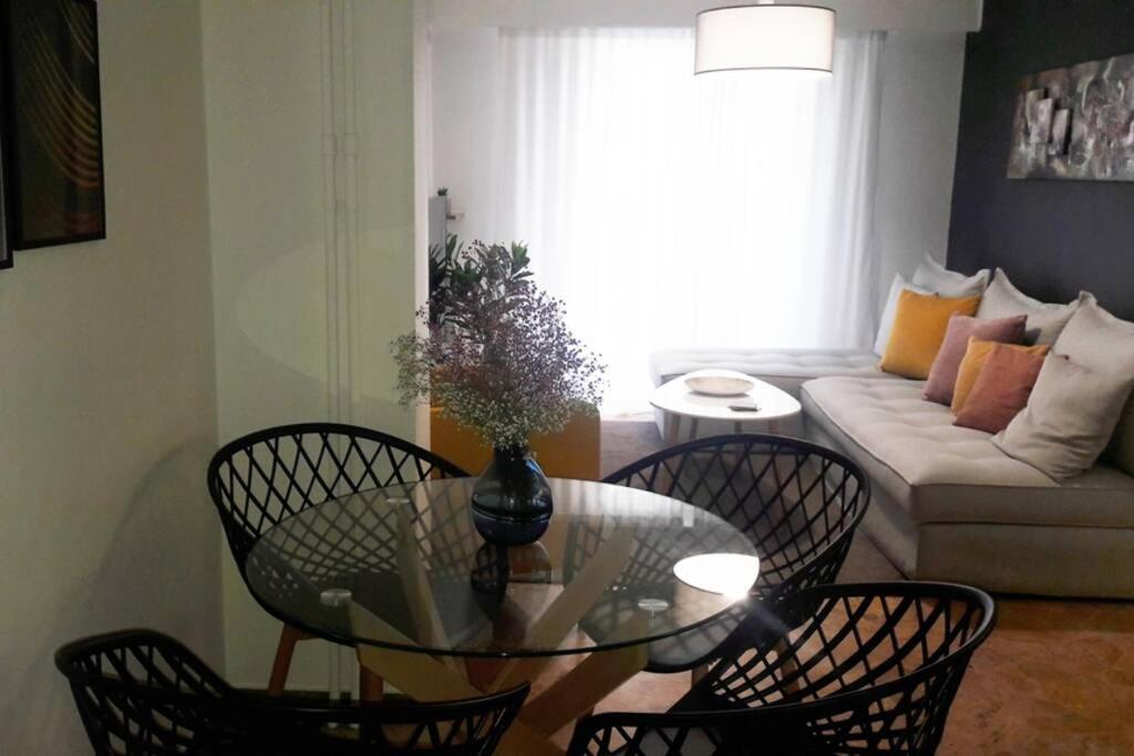 アテネElegant & Charming Apt. In The Hilton Areaアパートメント エクステリア 写真