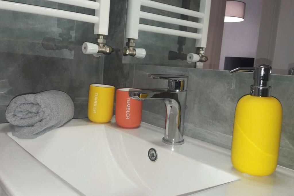 アテネElegant & Charming Apt. In The Hilton Areaアパートメント エクステリア 写真