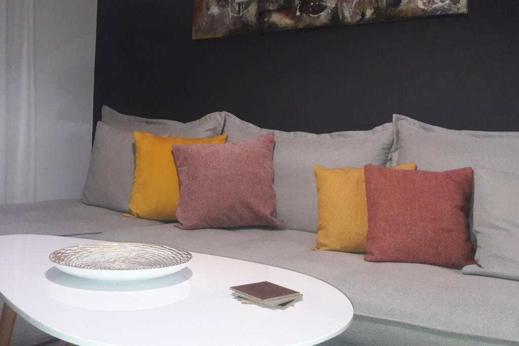 アテネElegant & Charming Apt. In The Hilton Areaアパートメント エクステリア 写真